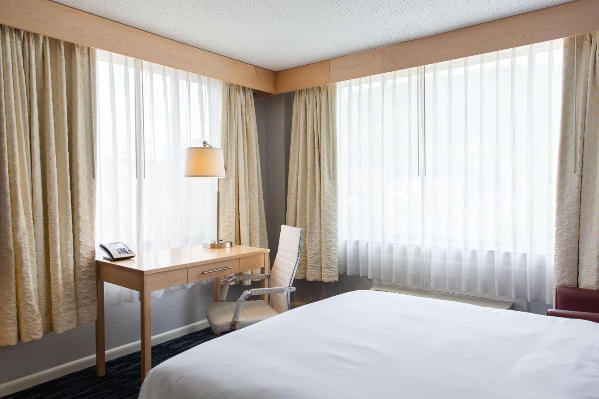Capitol Plaza Hotel Montpelier Tapestry Collection By Hilton Buitenkant foto